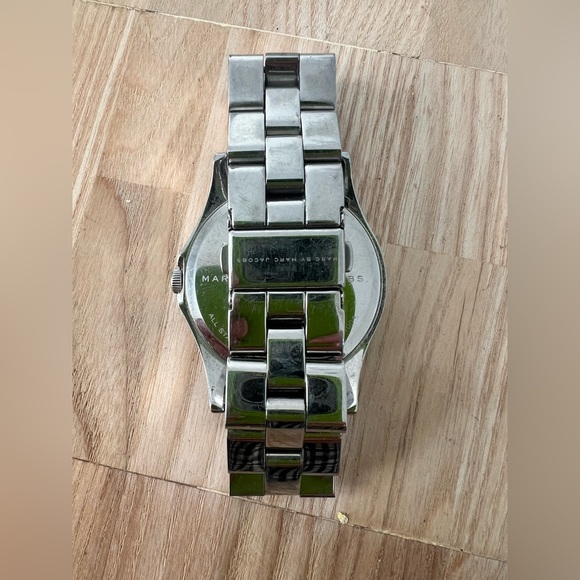 Marc By Marc Jacobs ladies Henry MBM3044 Stainless Steel watch NEW BATTERY